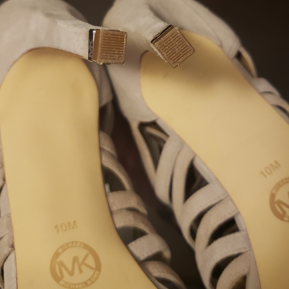 Michael-Michael Kors Womens Clarissa platform heels. - Picture 8 of 10